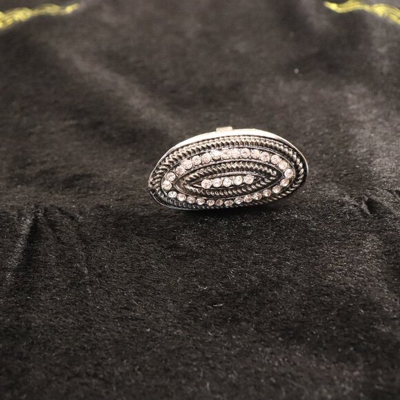 None Jewelry - Ring in Box Costume Look with Diamonds that are Cut Glass Adjustable